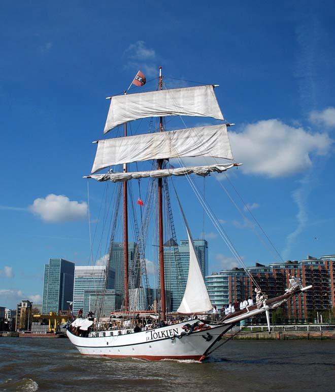 The Tolkien passes the Canary Wharf finance centre © Clive Reffell http://www.photoboxgallery.com/ahoythere